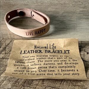 🎍NEW LISTING🎍 NATURAL LIFE Natural Leather 'Live Happy’'Bracelet 💓PRICE IS FIRM💓